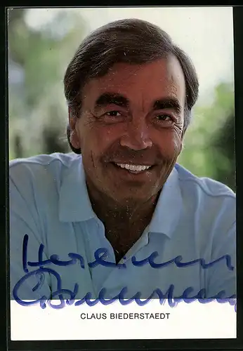 AK Schauspieler Claus Biedermann mit strahlendem Lachen, mit original Autograph