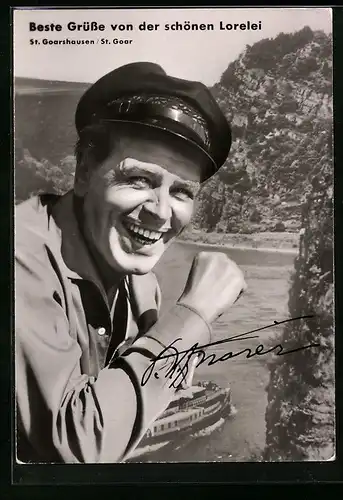 AK Schauspieler O.W. Fischer mit Kapitänsmütze, mit original Autograph