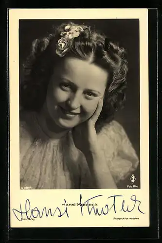 AK Schauspielerin Hansi Knoteck mit aufgestütztem Kopf, Autograph
