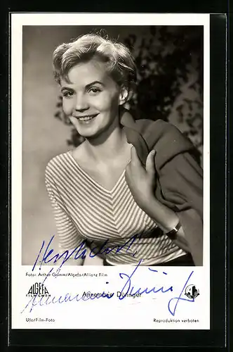 AK Schauspielerin Annemarie Düringer mit lächelndem Gesicht, Autograph