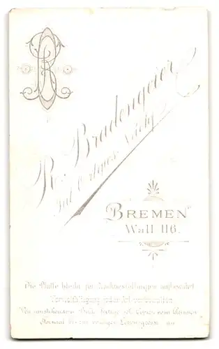 Fotografie R. Bradengeier, Bremen, Wall 116, Junge Dame im weissen Kleid