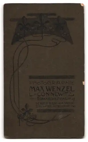 Fotografie Max Wenzel, L.-Connewitz, Bornaischestrasse 37, Mutter mit Täufling