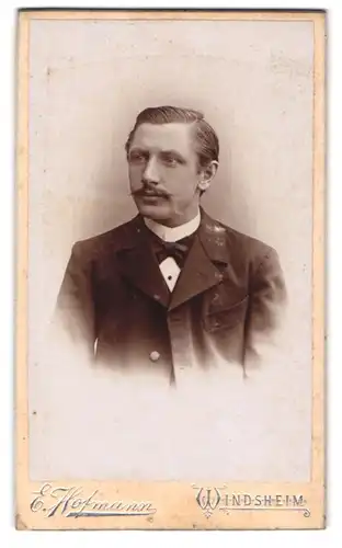 Fotografie E. Hofmann, Windsheim, Bürgerlicher Herr im Anzug