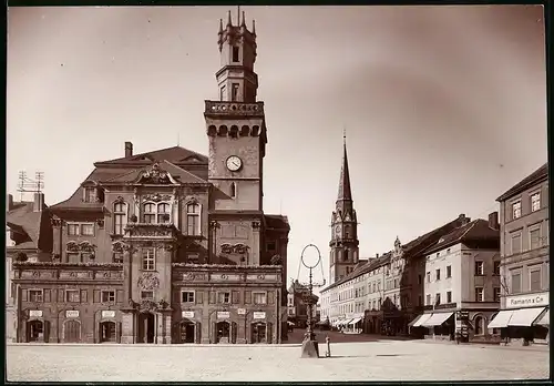 Fotografie Brück & Sohn Meissen, Ansicht Löbau, Ladengeschäft Hamann & Co. am Markt nebst Rathaus