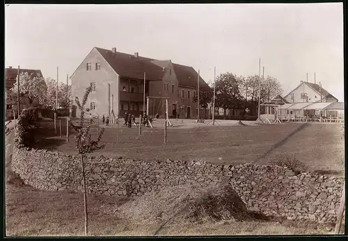 Fotografie Brück & Sohn Meissen, Ansicht Winkwitz, Gasthof, Sportplatz & Spielplatz