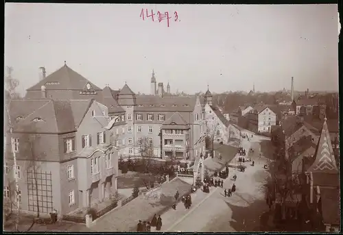 Fotografie Brück & Sohn Meissen, Ansicht Freiberg, Johannishospital mit Strassenansicht