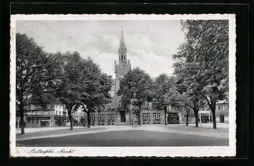 AK Bitterfeld, Markt mit Geschäften