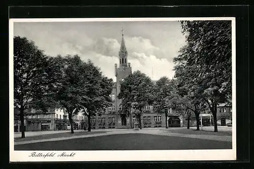 AK Bitterfeld, Markt mit Geschäften