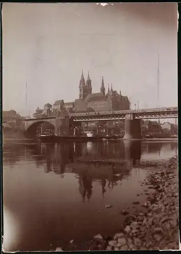 Fotografie Brück & Sohn Meissen, Ansicht Meissen i. Sa., Raddampfer mit Blick zur Albrechtsburg und Dom