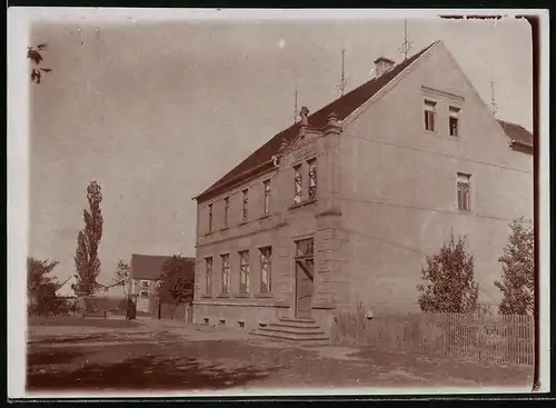 Fotografie Brück & Sohn Meissen, Ansicht Kreinitz, Partie im Ort mit Wohnhaus