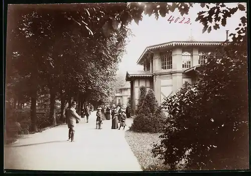 Fotografie Brück & Sohn Meissen, Ansicht Bad Elster, Pormenade am Haus der Moritz - und Salzquellen