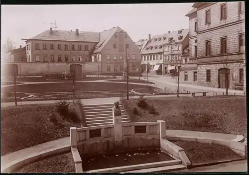 Fotografie Brück & Sohn Meissen, Ansicht Hainichen, Freitreppe mit Kellerdenkmal, Landwirtschaftliche Weinhandlung