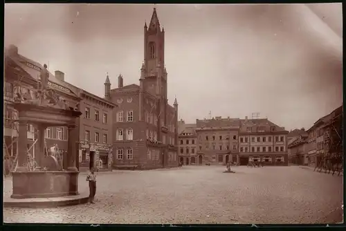 Fotografie Brück & Sohn Meissen, Ansicht Kamenz, Marktplatz mit Rathaus, Denkmal & Ladengeschäft