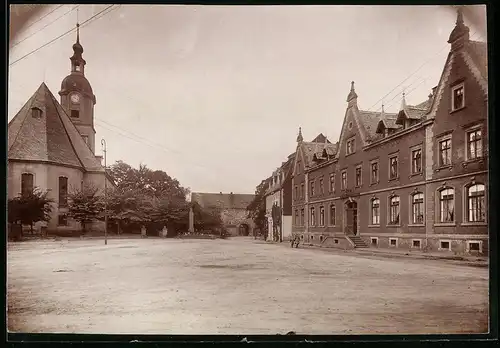 Fotografie Brück & Sohn Meissen, Ansicht Wechselburg, Marktplatz mit Kirche