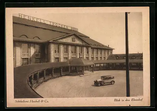 AK Wiesbaden-Biebrich / Rhein, Sektkellerei Henkell & Co., Blick in den Ehrenhof