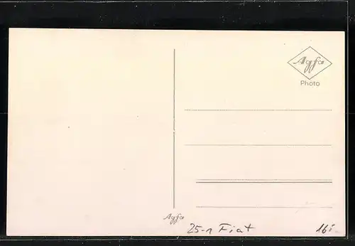 Foto-AK Auto FIAT, Fahrer mit gestreifter Krawatte