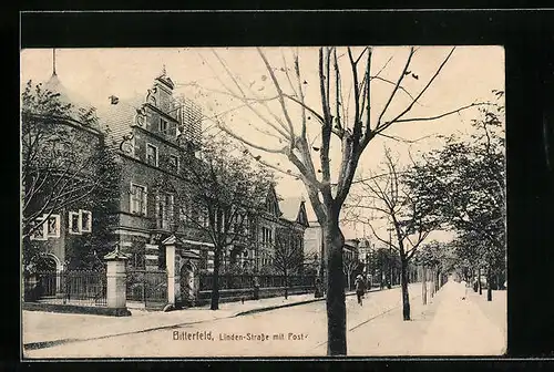 AK Bitterfeld, Lindenstrasse mit Post