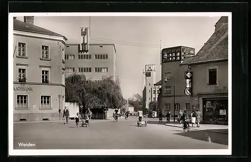 AK Weiden i. Opf., Beim Versandhaus Witt, Strassenpartie