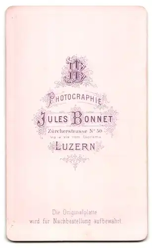 Fotografie Jules Bonnet, Luzern, Zürcherstrasse 50, Halbwüchsiger Knabe in modischer Kleidung