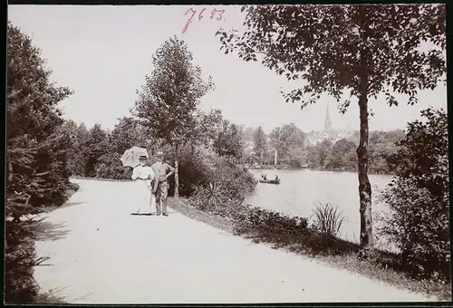 Fotografie Brück & Sohn Meissen, Ansicht Bad Elster, Partie iam Luisa-See, Blick zur Bootsstation