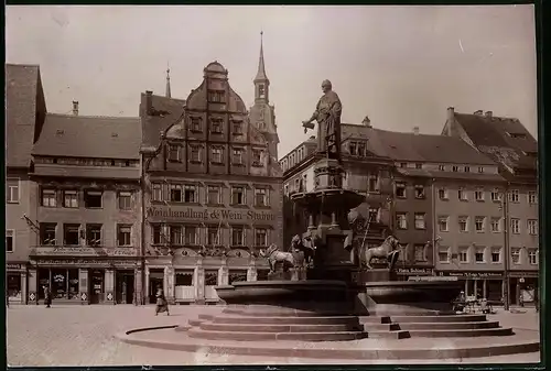 Fotografie Brück & Sohn Meissen, Ansicht Freiberg i. Sa., Marktplatz mit Otto d. Reichen Denkmal, Weinhandlung