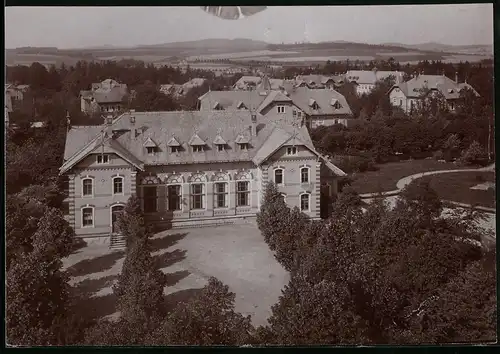 Fotografie Brück & Sohn Meissen, Ansicht Grossschweidnitz, Kurhaus in der Königlichen Landesanstalt
