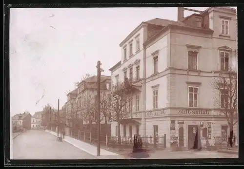 Fotografie Brück & Sohn Meissen, Ansicht Freiberg i. Sa., Blick in die Weissbachstrasse, Geschäft J. Ihle, Spiegelverkehrt