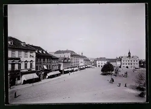 Fotografie Brück & Sohn Meissen, Ansicht Leitmeritz, Marktplatz von Ladengeschäften gesäumt