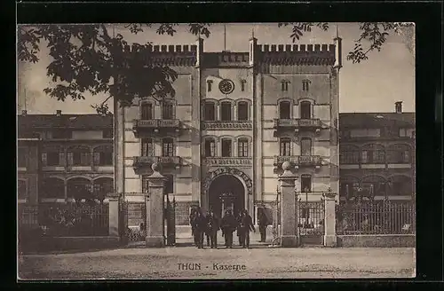 AK Thun, Blick zur Kaserne, Soldaten