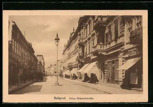 AK Belgrad, Prinz Michaelstrasse mit Passanten