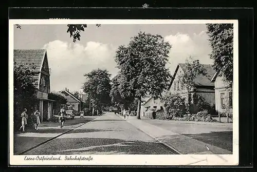 AK Esens i. Ostfriesland, Bahnhofstrasse mit Passanten