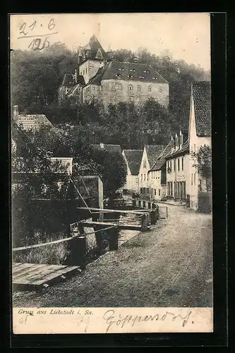 AK Liebstadt /Sa., Strassenpartie mit Blick auf Schloss