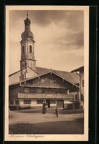 AK Lenggries /Obb., Kirche von der Strasse gesehen