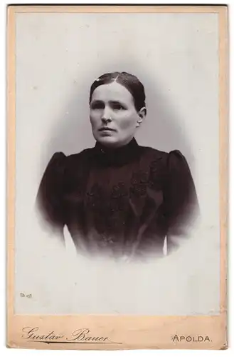 Fotografie Gustav Bauer, Apolda, Obere Bahnhofstrasse, Bürgerliche Dame im Kleid