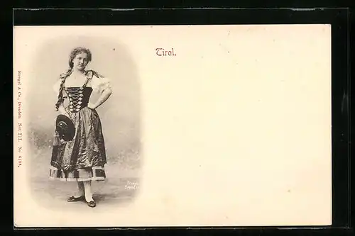 AK Hübsche Tirolerin in Tracht
