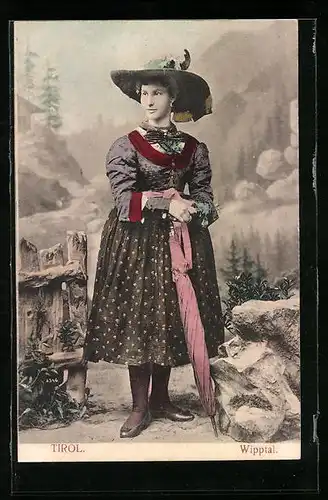 AK Tirolerin in Tracht aus dem Wipptal