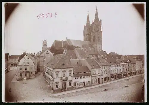 Fotografie Brück & Sohn Meissen, Ansicht Oschatz, Altmarkt mit Ladengeschäften & Kathedrale