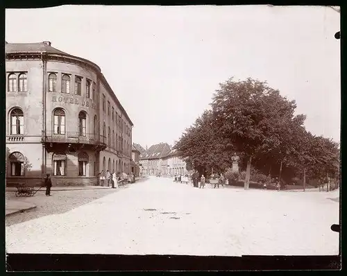 Fotografie Brück & Sohn Meissen, Ansicht Grossenhain, Meissner Strasse mit Bismarck-Denkmal & Hotel