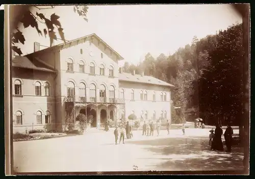 Fotografie Brück & Sohn Meissen, Ansicht Bad Elster, Hauptbadehaus mit Kurplatz