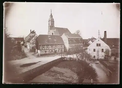 Fotografie Brück & Sohn Meissen, Ansicht Krögis / Bez. Dresden, Bäckerei von Paul Schuster, Restaurant & Kirche