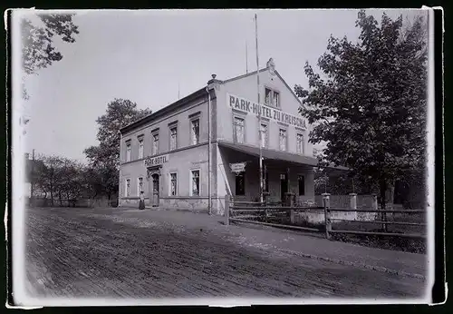 Fotografie Brück & Sohn Meissen, Ansicht Kreischa, Strassenpartie am Park Hotel zu Kreischa