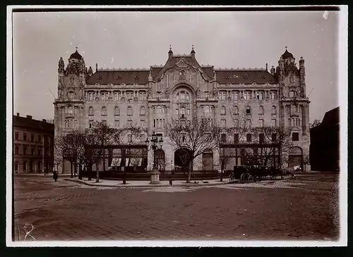 Fotografie Brück & Sohn Meissen, Ansicht Budapest, Blick auf den Gresham Palais