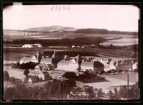 Fotografie Brück & Sohn Meissen, Ansicht Löbau i. Sa., Blick auf die Jägerkaserne