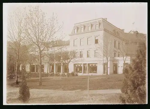 Fotografie Brück & Sohn Meissen, Ansicht Karlsbad, Partie am Cafe Schweizerhof