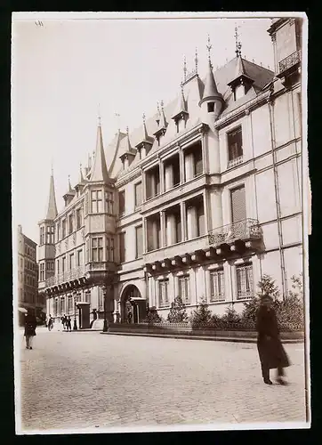 Fotografie Brück & Sohn Meissen, Ansicht Luxemburg, Partie am Palais Grand Ducal