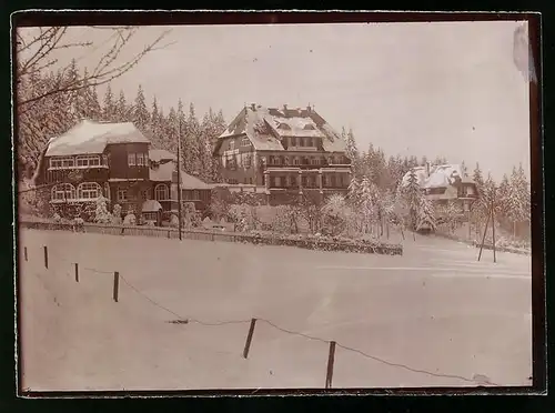 Fotografie Brück & Sohn Meissen, Ansicht Oberbärenburg i. Erzg., Blick auf das Cafe Hermannshöhe im Winter