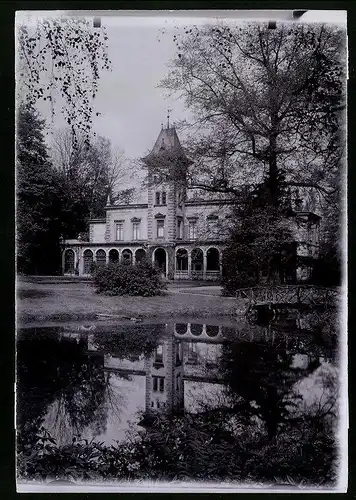 Fotografie Brück & Sohn Meissen, Ansicht Bad Kreischa, Blick auf das Rittergut mit Park und Teich