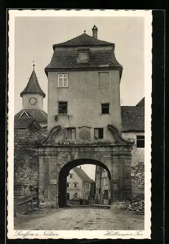 AK Lauffen a. Neckar, Strassenpartie mit dem Heilbronner Tor