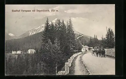 AK Fernpass, Pferdekutsche am Gasthof Fernpass