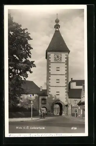 AK Wels, Ledererturm mit Torbogen